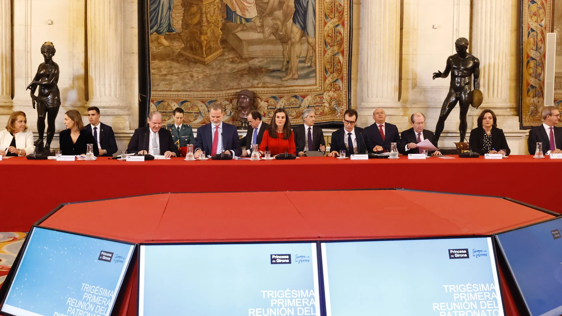 Los Reyes presiden la reunión del Patronato de la Fundación Princesa de Girona 