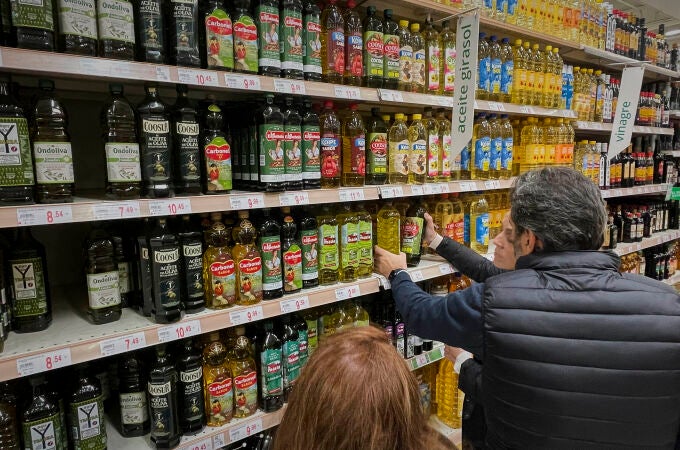 Subida de precios de aceites de oliva y girasol en supermercados durante este invierno
