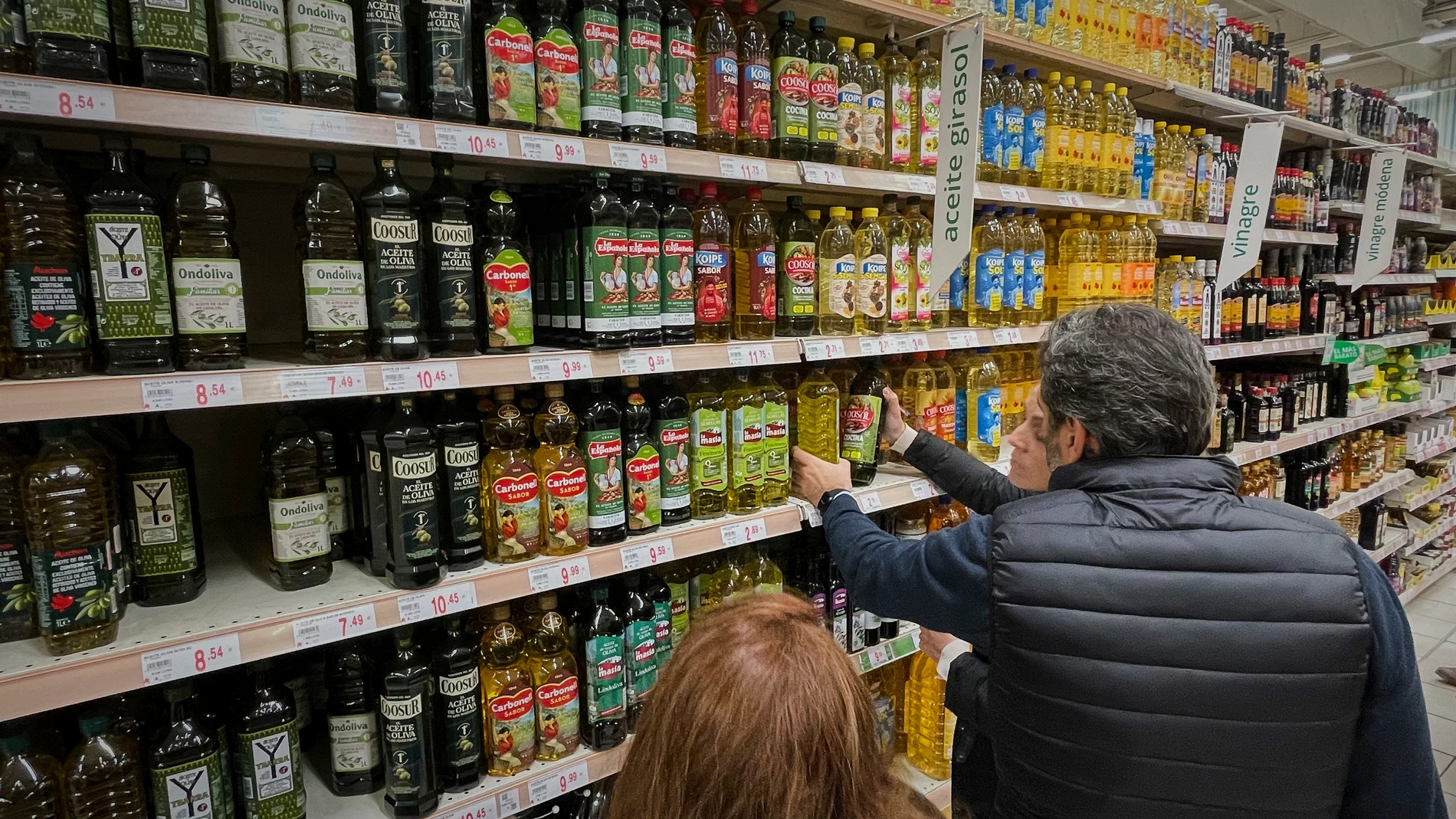 Subida de precios de aceites de oliva y girasol en supermercados durante este invierno