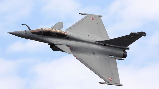 Un Dassault Rafale B del Ejército del Aire francés 