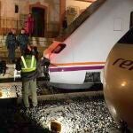 Dos trenes con unos 200 pasajeros chocan en El Chorro (Málaga) sin causar heridos