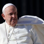 Vaticano.- El Papa permite la bendición de parejas del mismo sexo siempre que no imite el rito del matrimonio