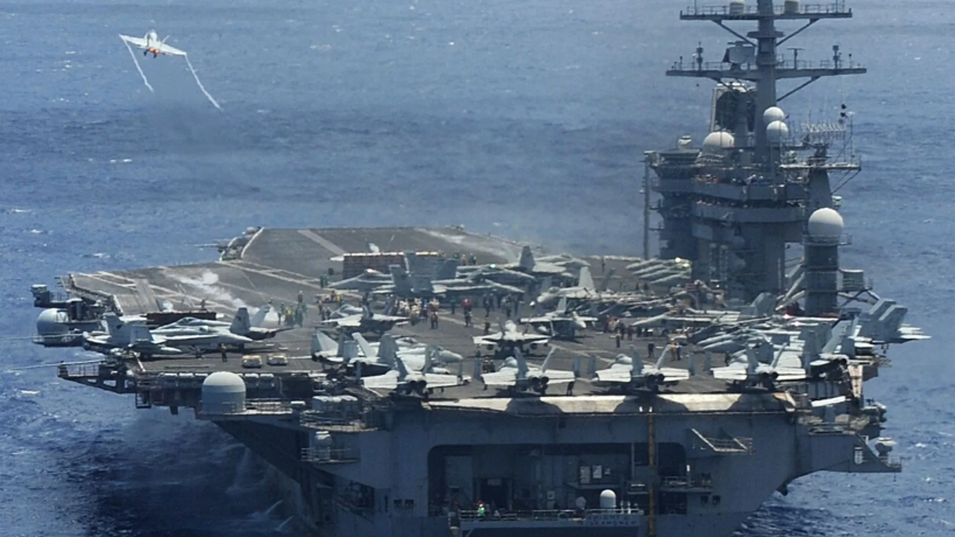 El portaaviones USS Eisenhower 