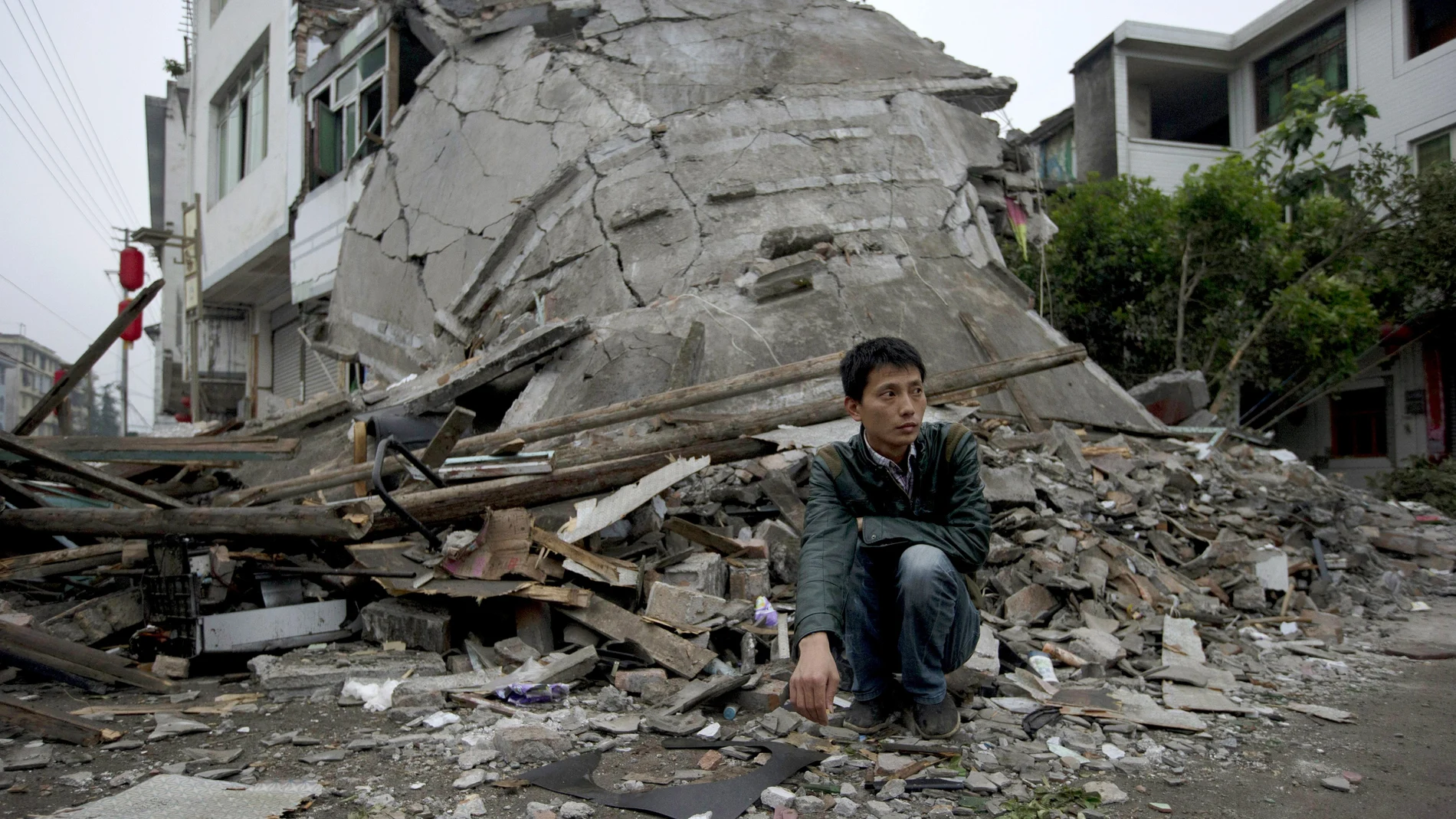 Los equipos de rescate buscan supervivientes en Gansu