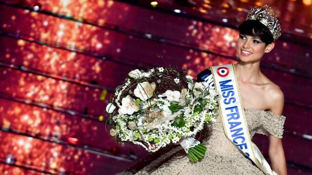 Newly elected Miss France 2024, Eve Gilles.