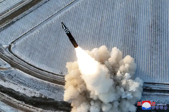 La prueba del misil balístico intercontinental Hwasong-18 de Corea del Norte que puede llegar a EEUU fue 