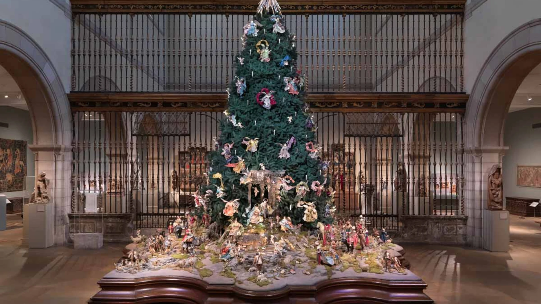 La reja expoliada protagoniza la felicitación navideña del Metropolitan
