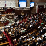 Francia.- La Asamblea Nacional francesa rechaza una moción presentada por la izquierda para tumbar la reforma migratoria