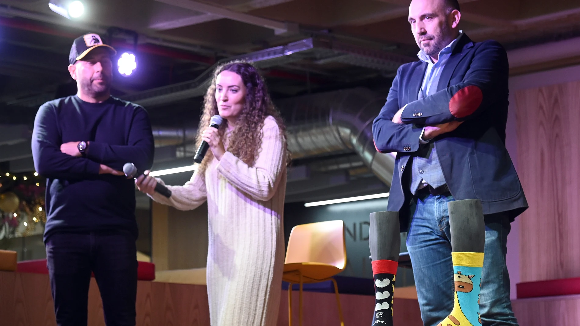 Presentación de los calcetines solidarios Cagüen Socks-APACE
