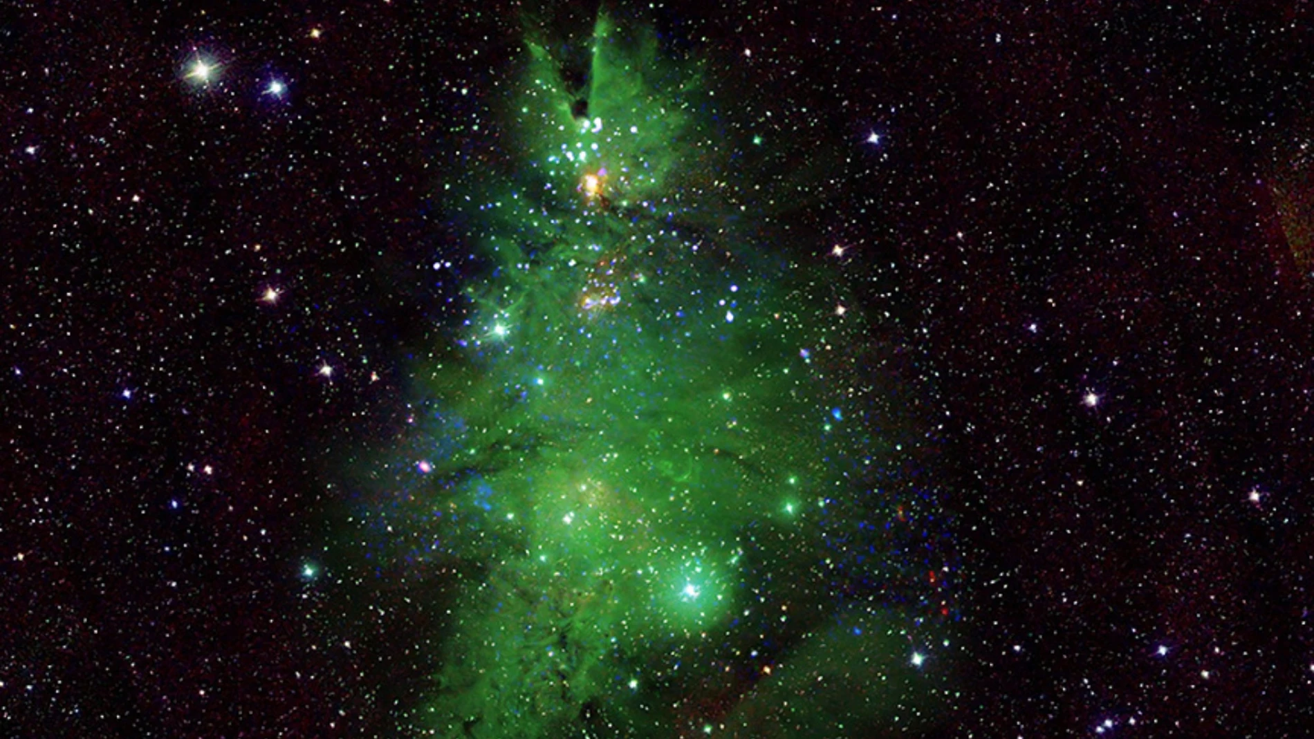 Nebulosa en forma de árbol de Navidad compartida por la NASA