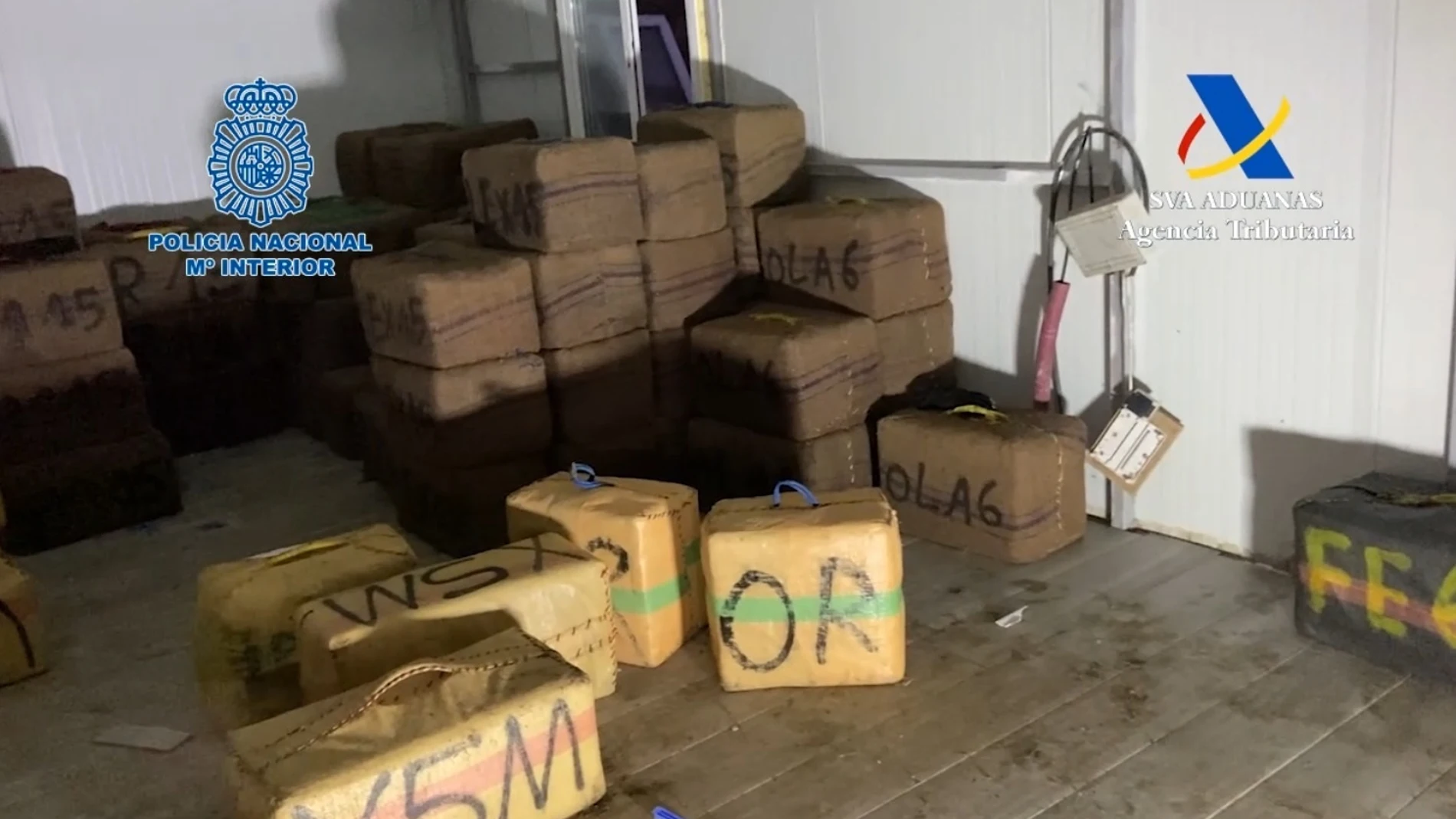 Nueve detenidos al desmantelar en Rota una 'guardería' con 4.000 kilos de hachís