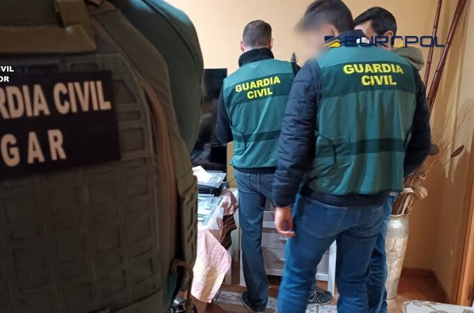 Agentes de la Guardia Civil en Sevilla
