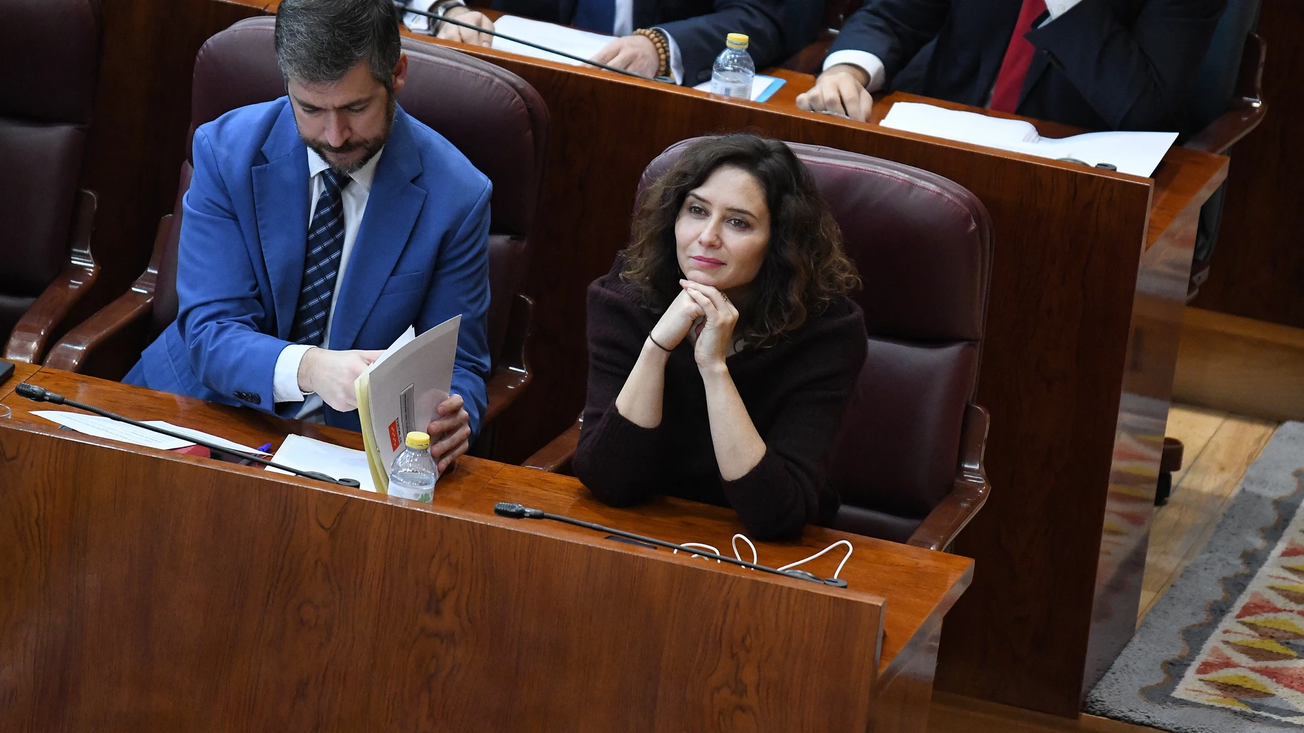 El PP de Ayuso saca adelante, junto a Vox, la reforma de las leyes LGTBI de la Comunidad de Madrid