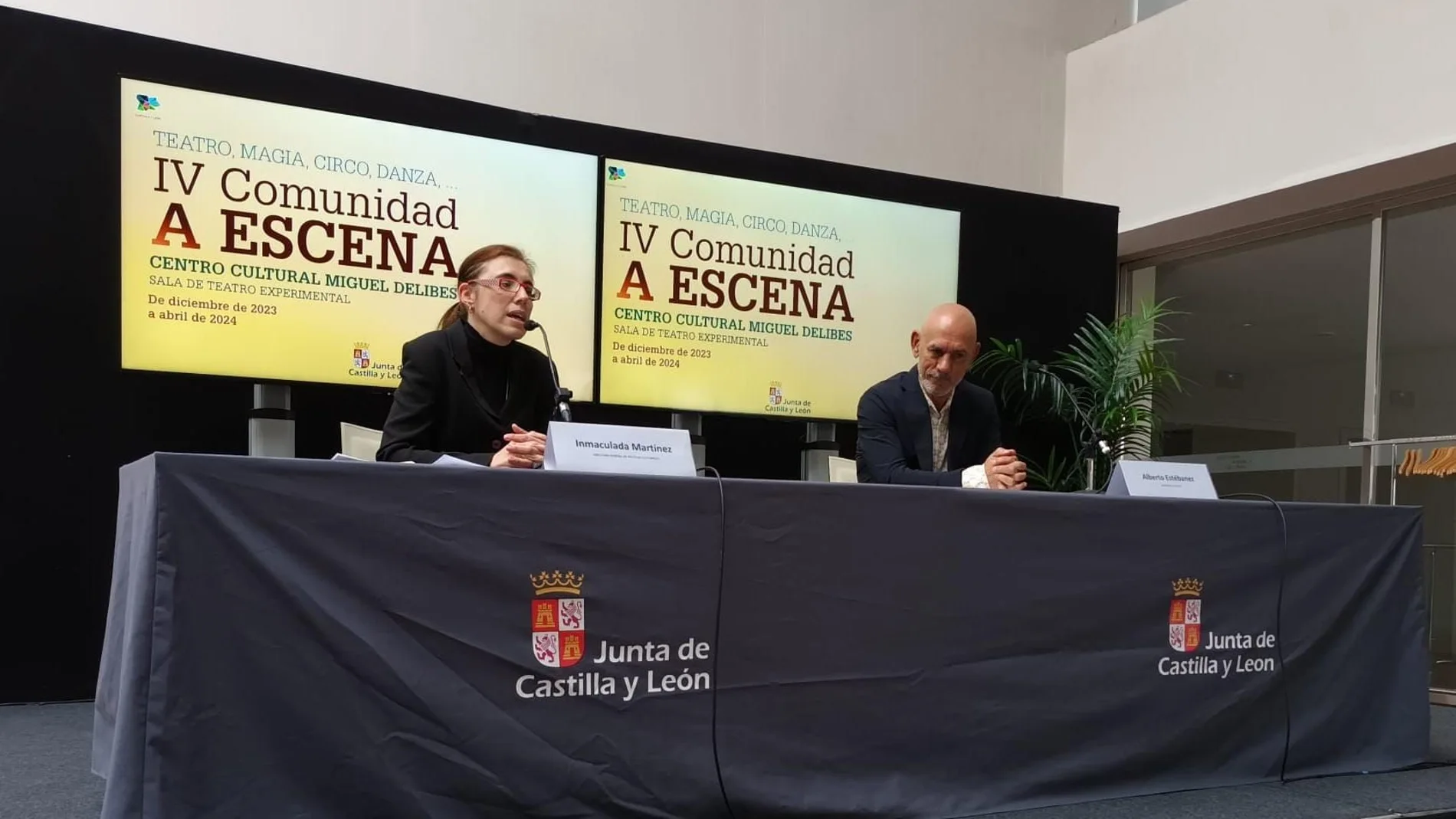 La directora general de Políticas Culturales, Inmaculada Martínez, presenta el IV ciclo teatral 'Comunidad a Escena’ junto al presidente de la Asociación de Artes Escénicas Asociadas de Castilla y León-ARTESA, Alberto Estébanez
