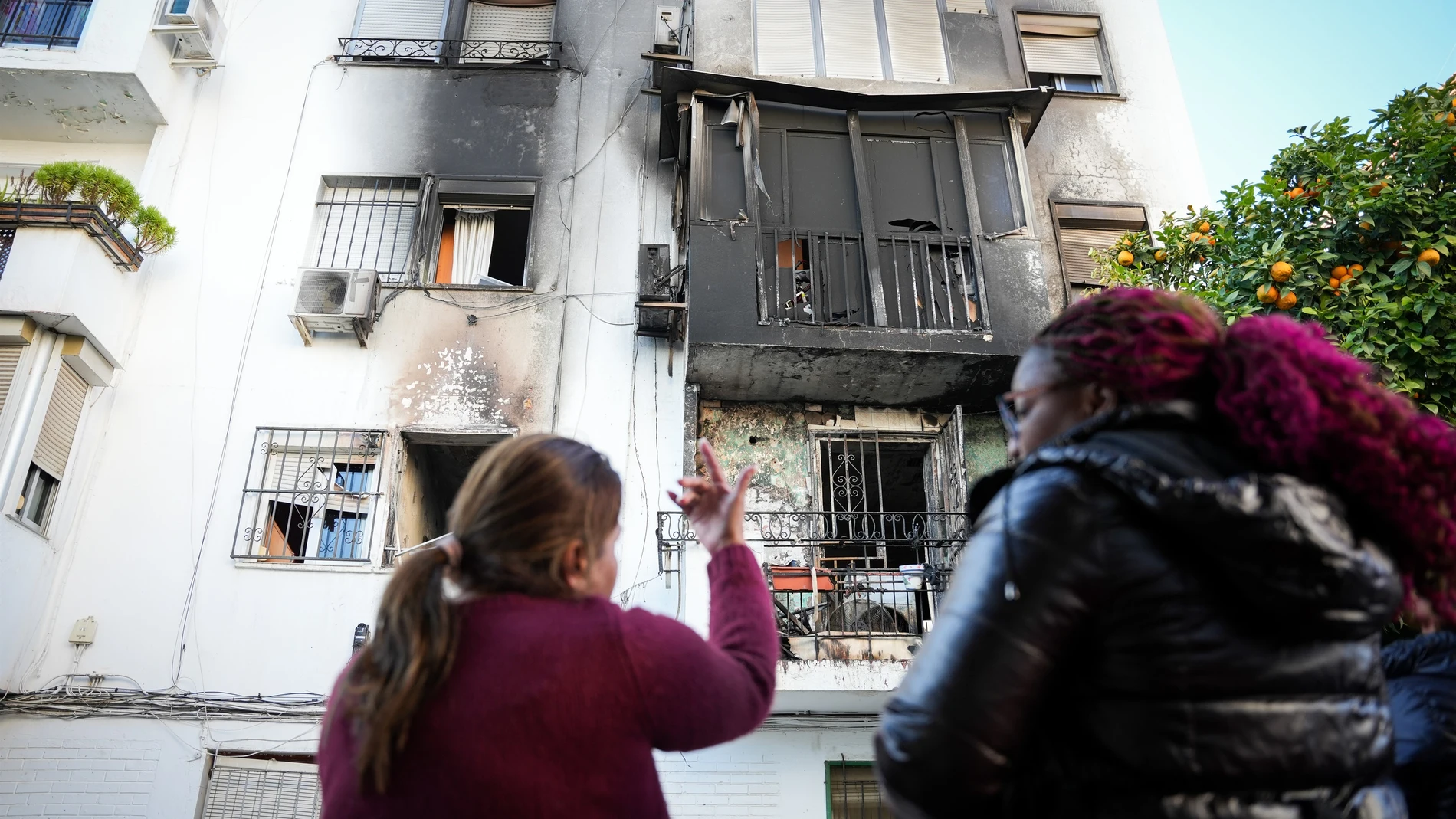 La inquilina piso incendiado en la Macarena: "No hemos podido salvar nada.Salimos con lo puesto"