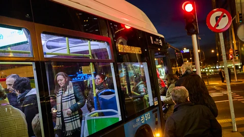 El Gobierno ha aprobado este miércoles la prórroga del escudo social que incluye transporte público gratuito p
