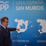 El presidente del Partido Popular, Alberto Núñez Feijóo hace el balance del año 2023 del PP, este jueves en Ma