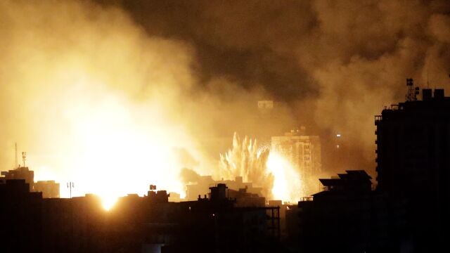 Humo sobre Gaza durante un bombardeo del Ejército israelí