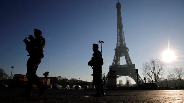 La seguridad será estricta en toda Francia en la víspera de Año Nuevo, con 90,000 agentes de la ley que se desplegarán en todo el país