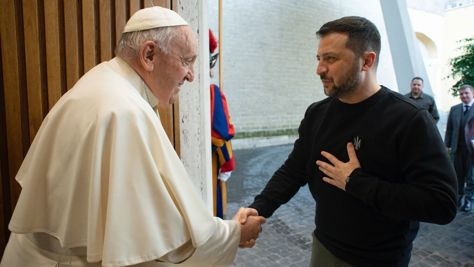 Ucrania.- Zelenski expresa su "gratitud" al Papa por sus "deseos de paz" para Ucrania: "Estoy agradecido al Vaticano"