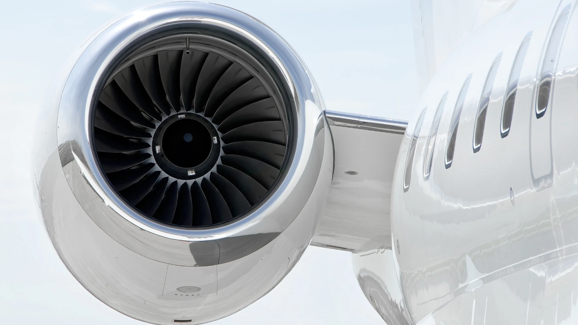 Una empresa de aviación ha logrado convertir heces humanas en combustible para aviones