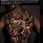 El comentado error en el súper tatuaje de Vinicius en su espalda