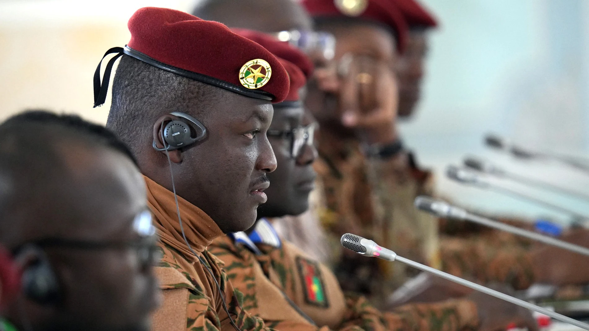 Burkina Faso.- El Parlamento de transición de Burkina Faso aprueba la enmienda constitucional de los militares