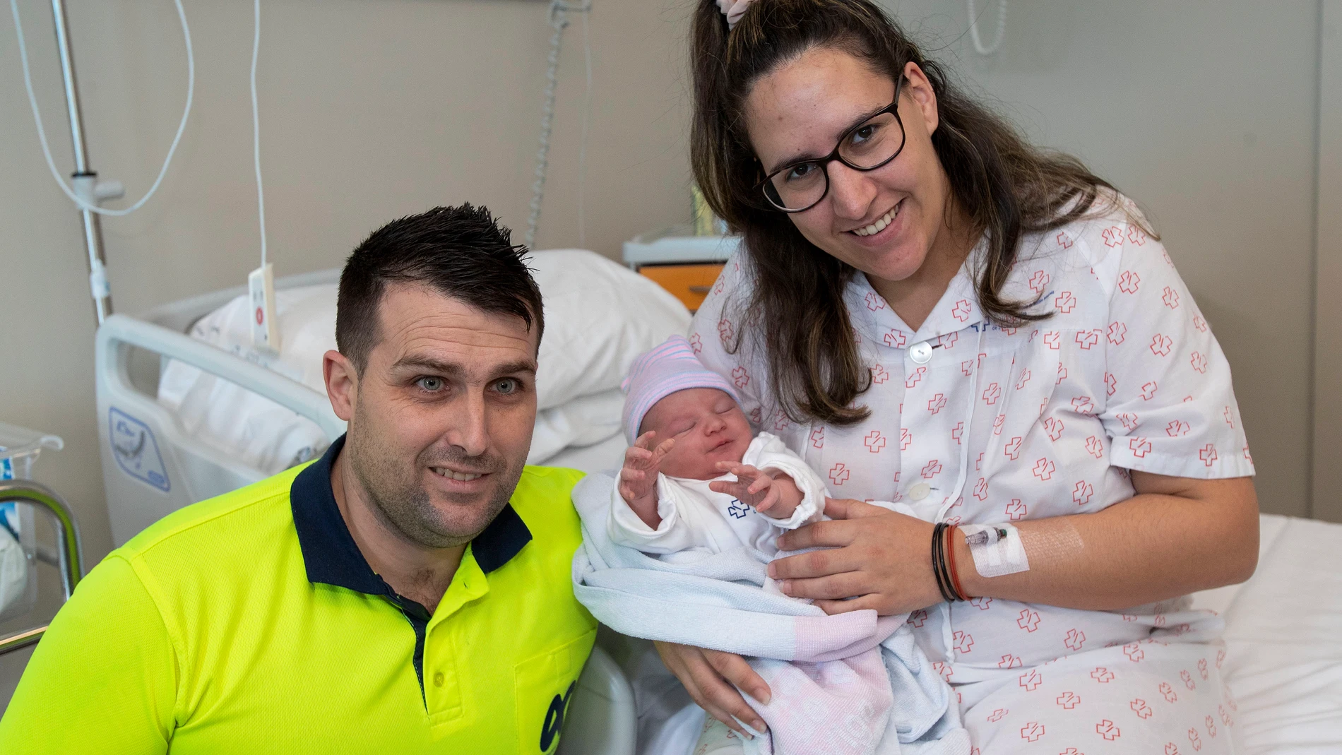 VIGO, 01/01/2024.- Un niño llamado Kyliam ha sido el primer bebé gallego de 2024 nacido justo a medianoche en el hospital Álvaro Cunqueiro de Vigo. EFE/Salvador Sas 