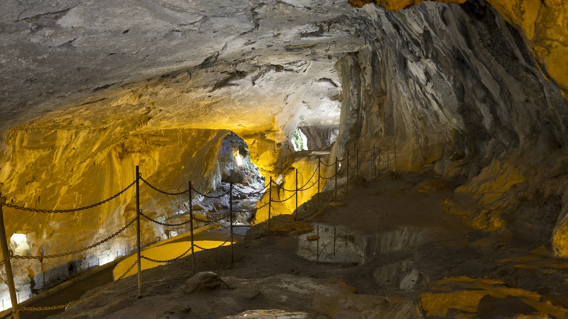 Cueva de Zugarramurdi en Navarra, España.