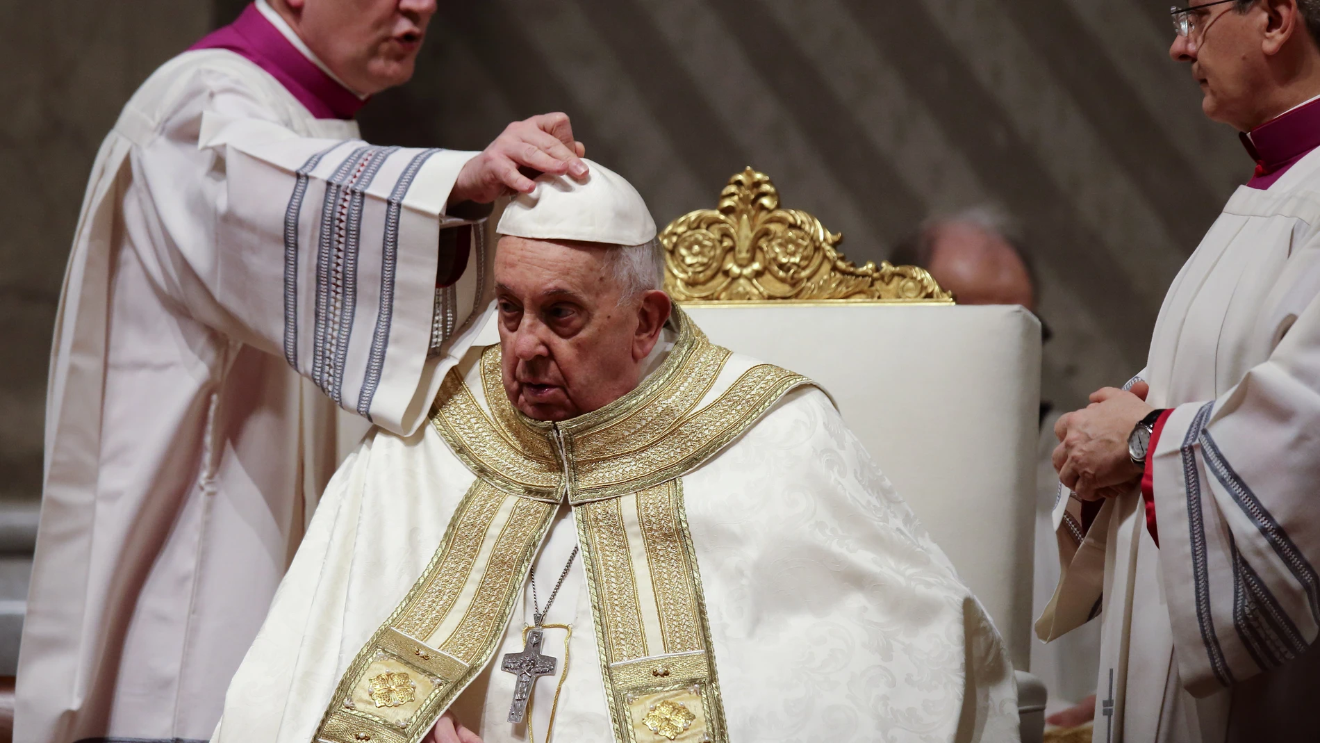 El Papa reclama más "espacio" para las mujeres en la Iglesia y exige que sean "respetadas" en todas las sociedades
