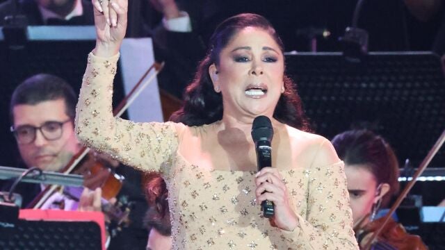 De su salud a los detalles de su nuevo disco. Los mensajes de Isabel Pantoja en su último concierto del año