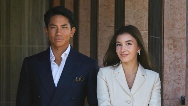 Abdul Mateen y su prometida, Anisha Rosnah. 