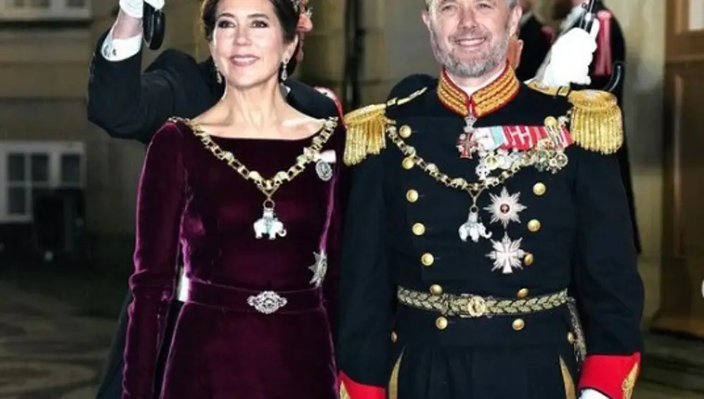 Federico y Mary de Dinamarca reaparecen radiantes tras la sorprendente abdicación de la Reina Margarita