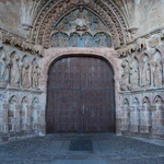 Impresionante pórtico de la Iglesia de La Hiniesta