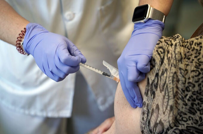 Sanidad llama a niños y mayores a vacunarse contra la gripe ante unos datos insuficientes