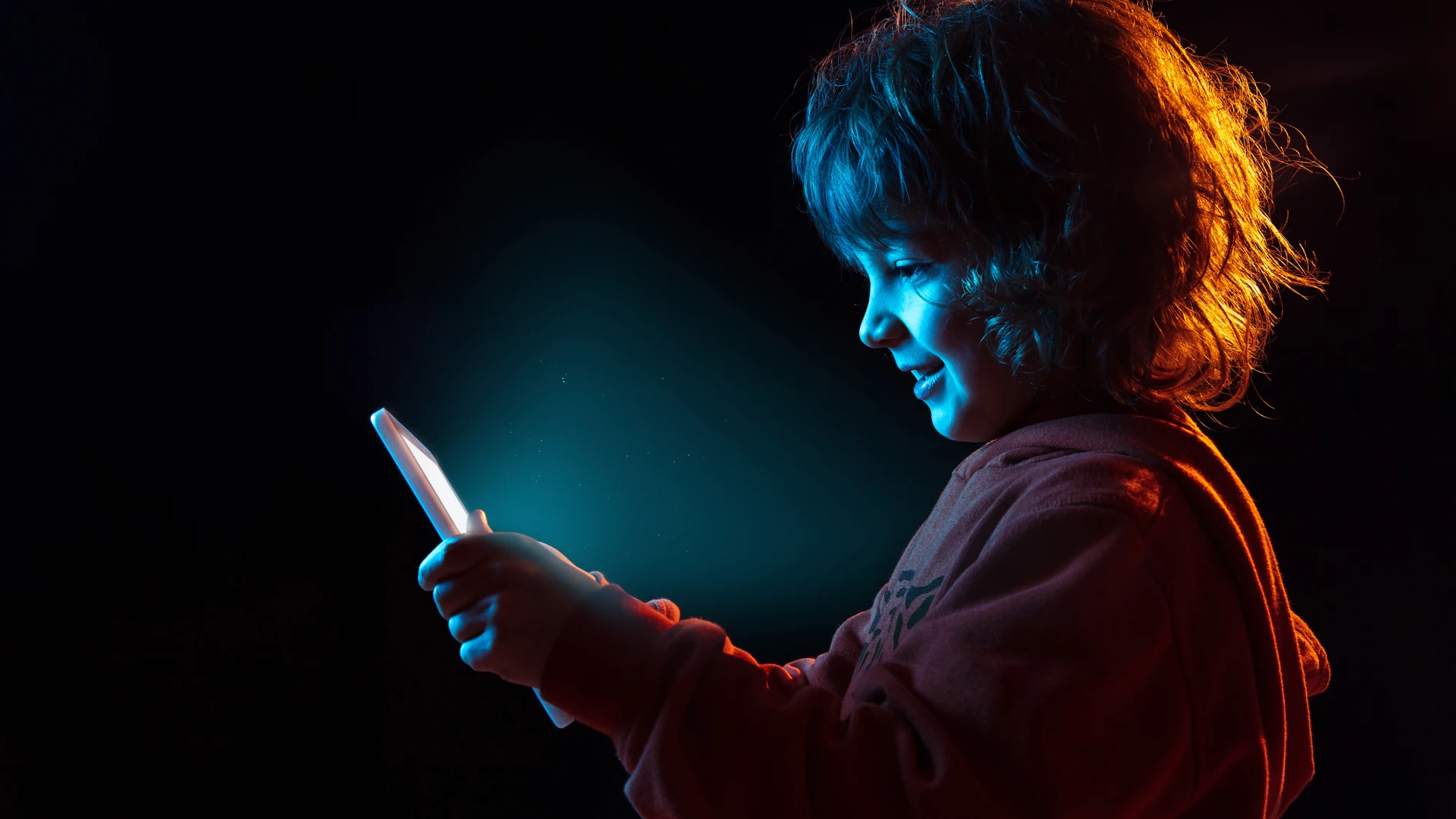Niños con móviles