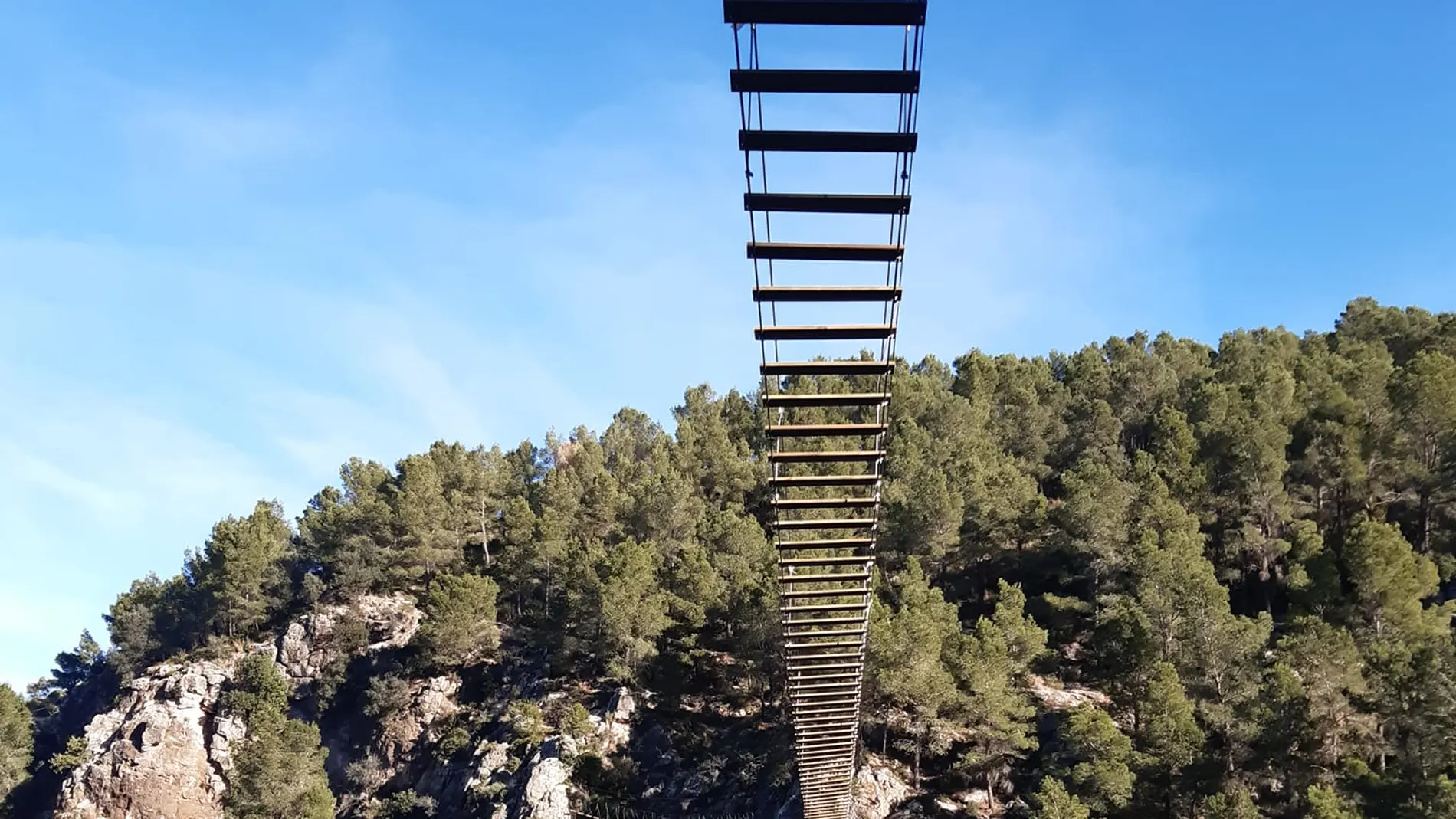 El segundo puente tibetano más largo de España está en un pueblo valenciano