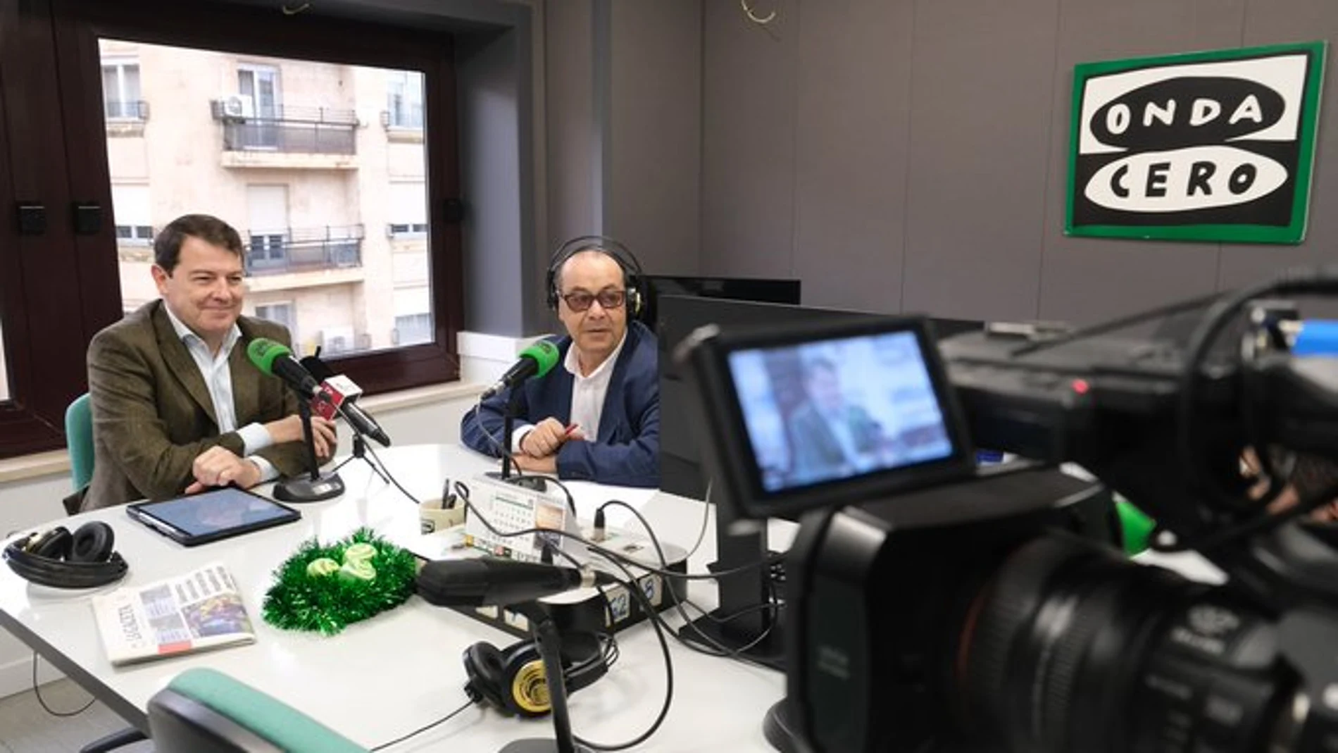 Fernández Mañueco durante su entrevista en Onda Cero Salamanca