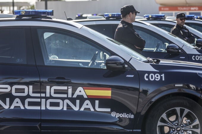 La Policía Nacional expulsa del territorio español a tres ciudadanos extra comunitarios con numerosos antecedentes