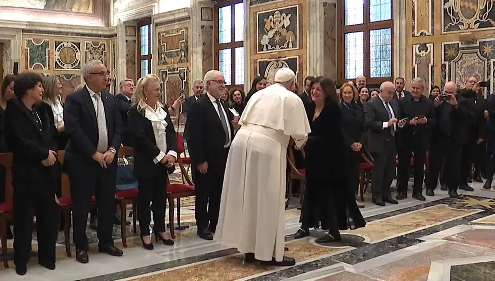 El Papa recibe a una representación de la UCAM en una audiencia privada