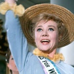 Glynis Johns, como la señora Banks en "Mary Poppins"