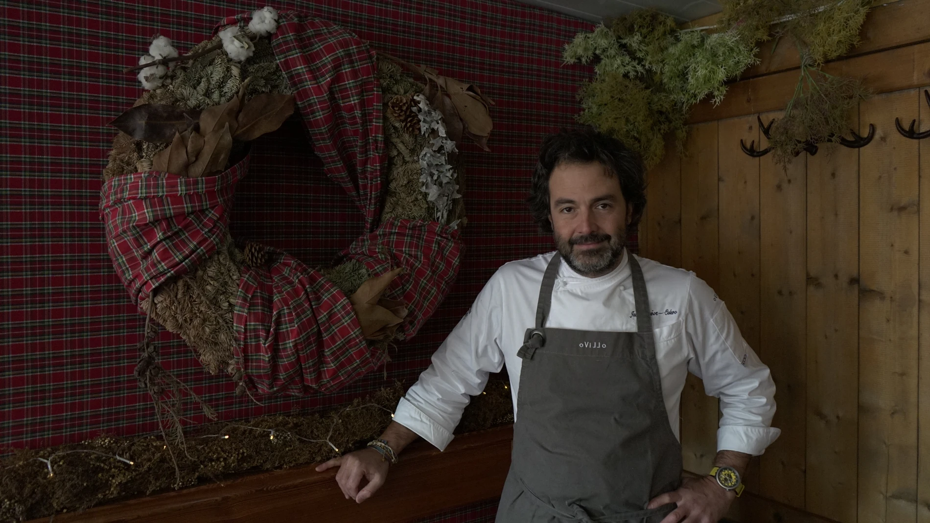 Aún estáis a tiempo de ir a comer una raclette o una fondue en El Alpino, el restaurante efímero de Javier Muñoz Calero en plena Plaza de España