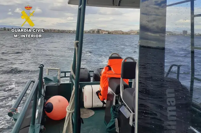 Los dos supervivientes rescatados en el Mar Menor estuvieron dos horas en el mar sin saber nadar