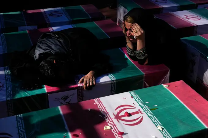 Irán avisa de que decidirá “momento y lugar” para vengar la matanza en la tumba de Soleimani