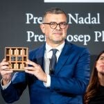 El periodista e historiador barcelonés Jaume Clotet tras ganar el 56 Premi Josep Pla