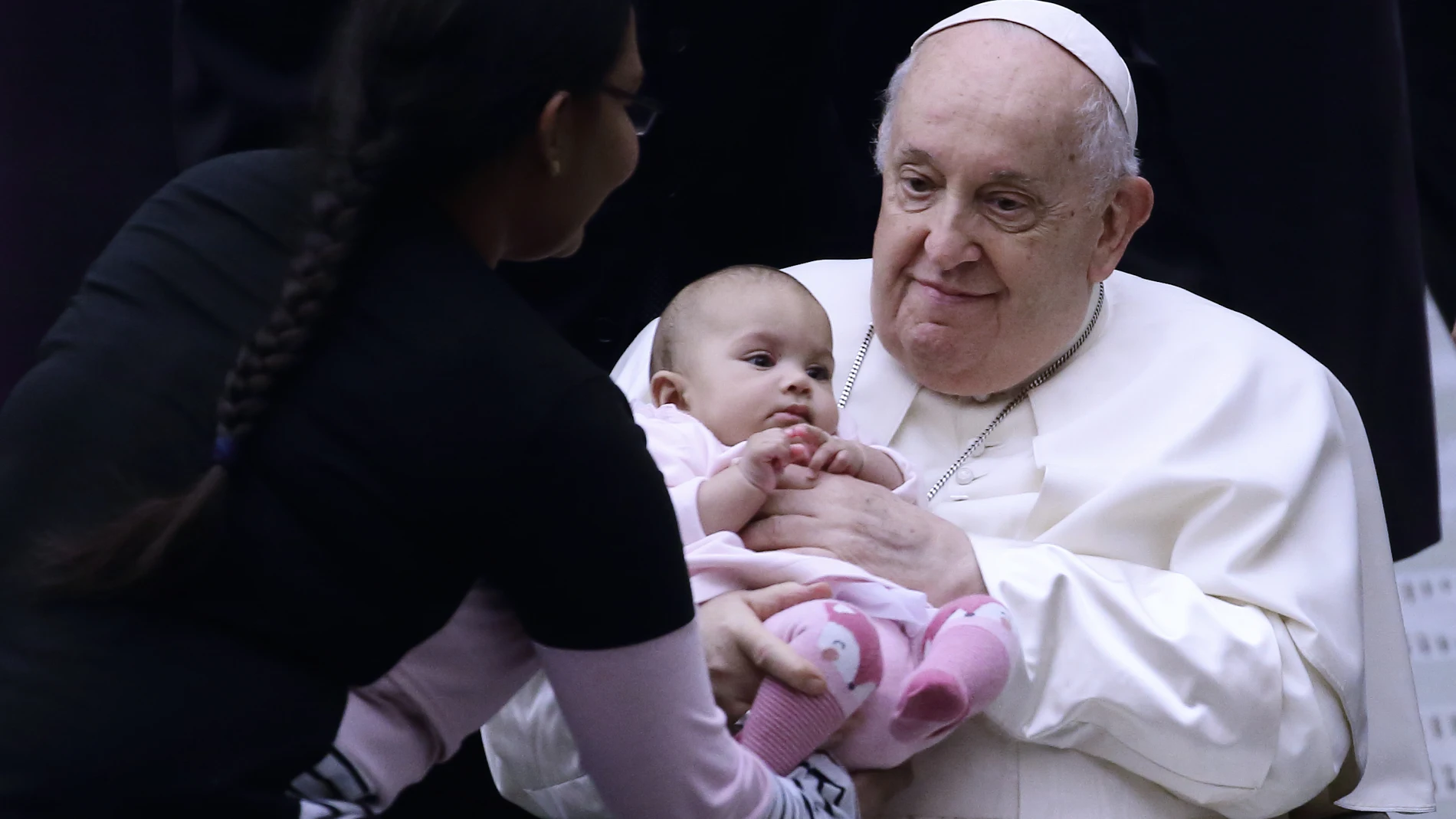 El Papa: "Detengámonos a hablar, jugar y reír con nuestros hijos"