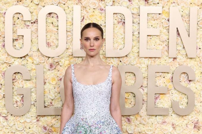 BEVERLY HILLS, CALIFORNIA - JANUARY 07: Natalie Portman attends the 81st Annual Golden Globe Awards at The Beverly Hilton on January 07, 2024 in Beverly Hills, California. (Photo by Kevin Mazur/Getty Images)