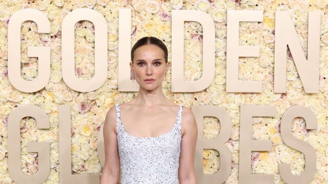 BEVERLY HILLS, CALIFORNIA - JANUARY 07: Natalie Portman attends the 81st Annual Golden Globe Awards at The Beverly Hilton on January 07, 2024 in Beverly Hills, California. (Photo by Kevin Mazur/Getty Images)