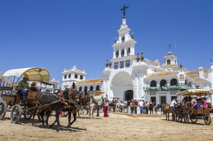Coches de caballos en la aldea de El Rocío