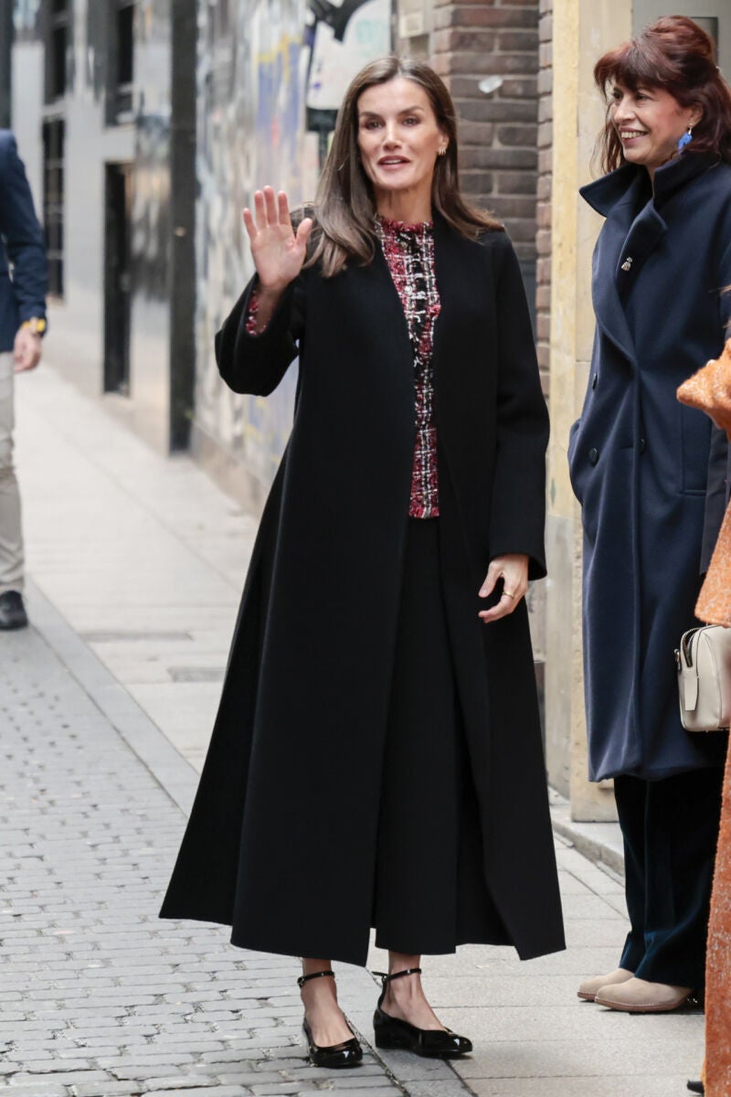 La Reina Letizia con zapato plano.